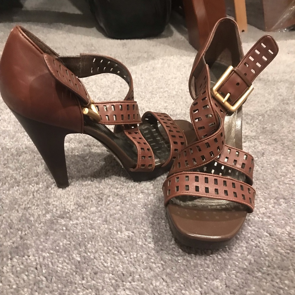 Jessica Simpson pump